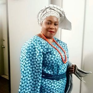 Meet your Posher, Elizabeth